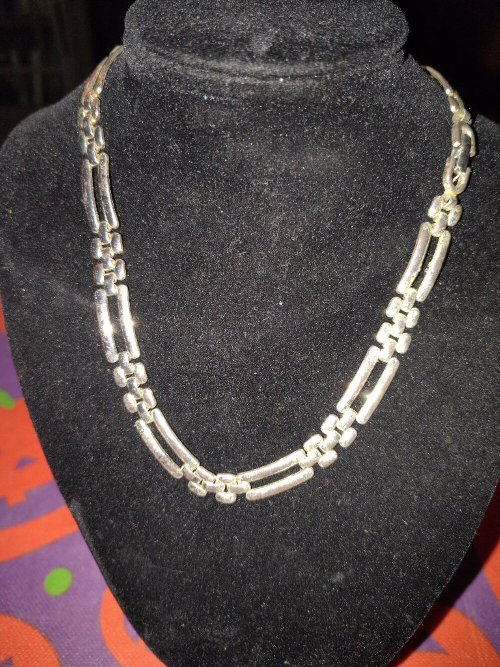 Ladies necklace